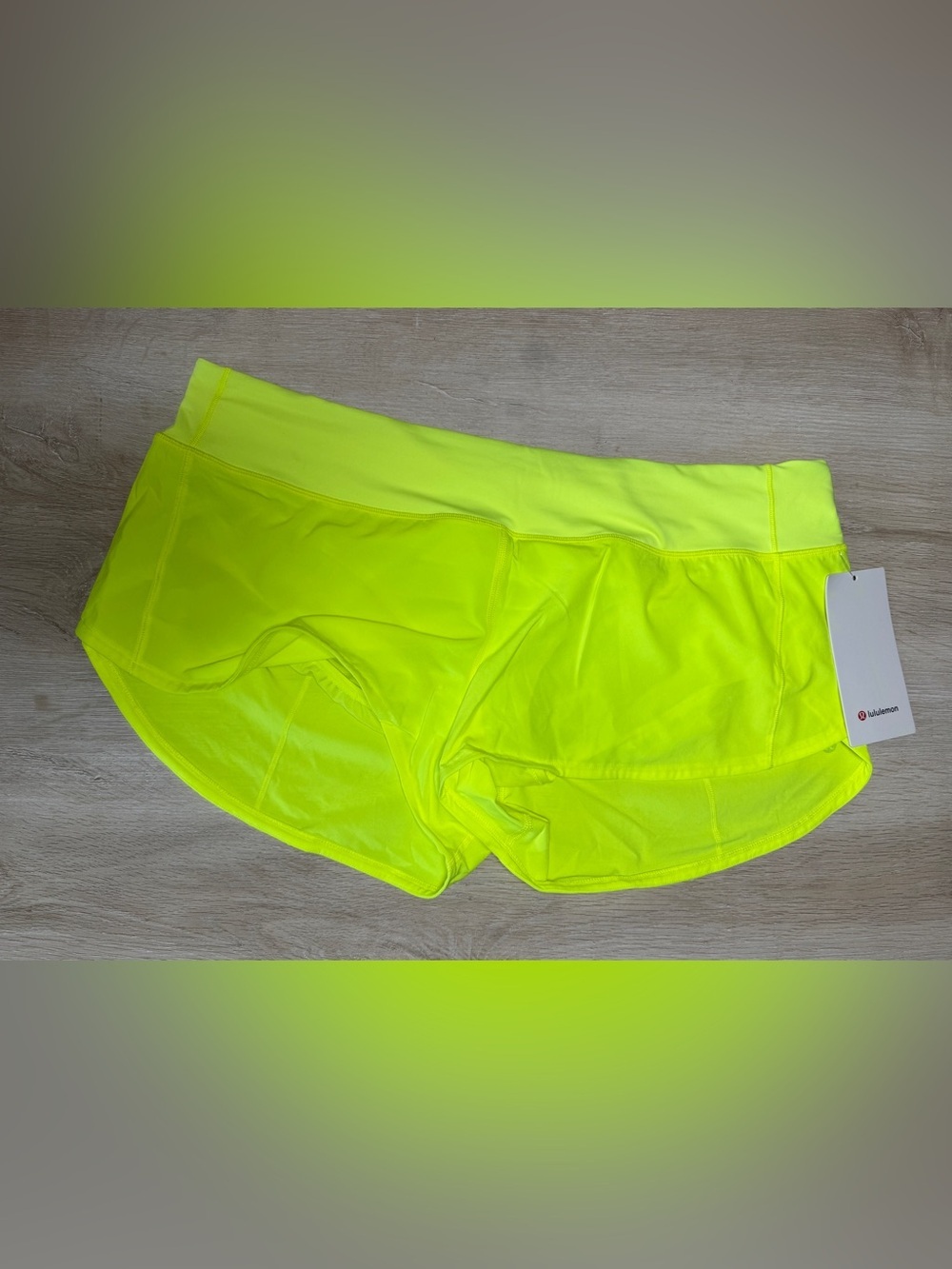 Lululemon Speed Up Low Rise Short 2.5 Lined NWT Size 14